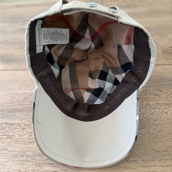 Burberry Check Pattern Cap - Picture 2 of 8